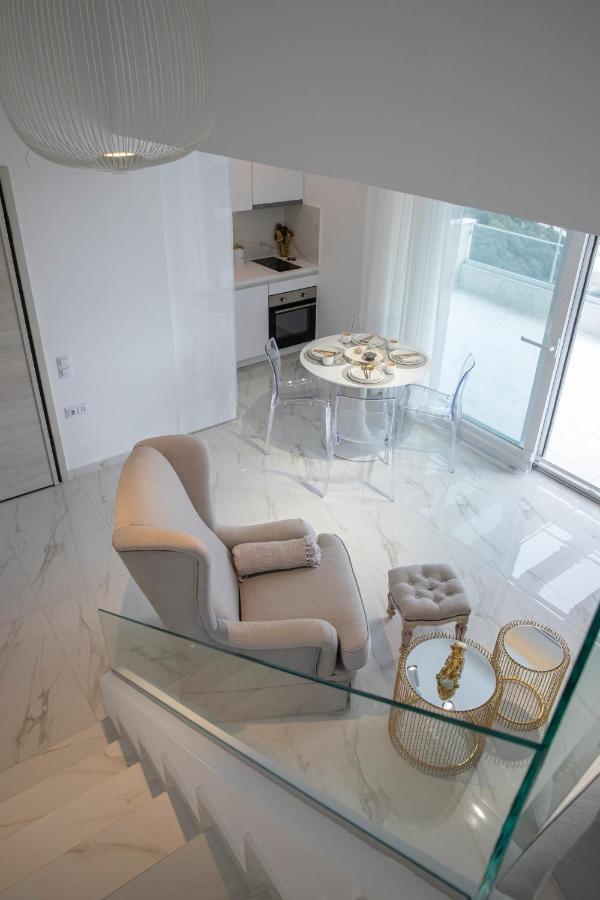 Dk Luxury Suite Néa Péramos Exteriör bild