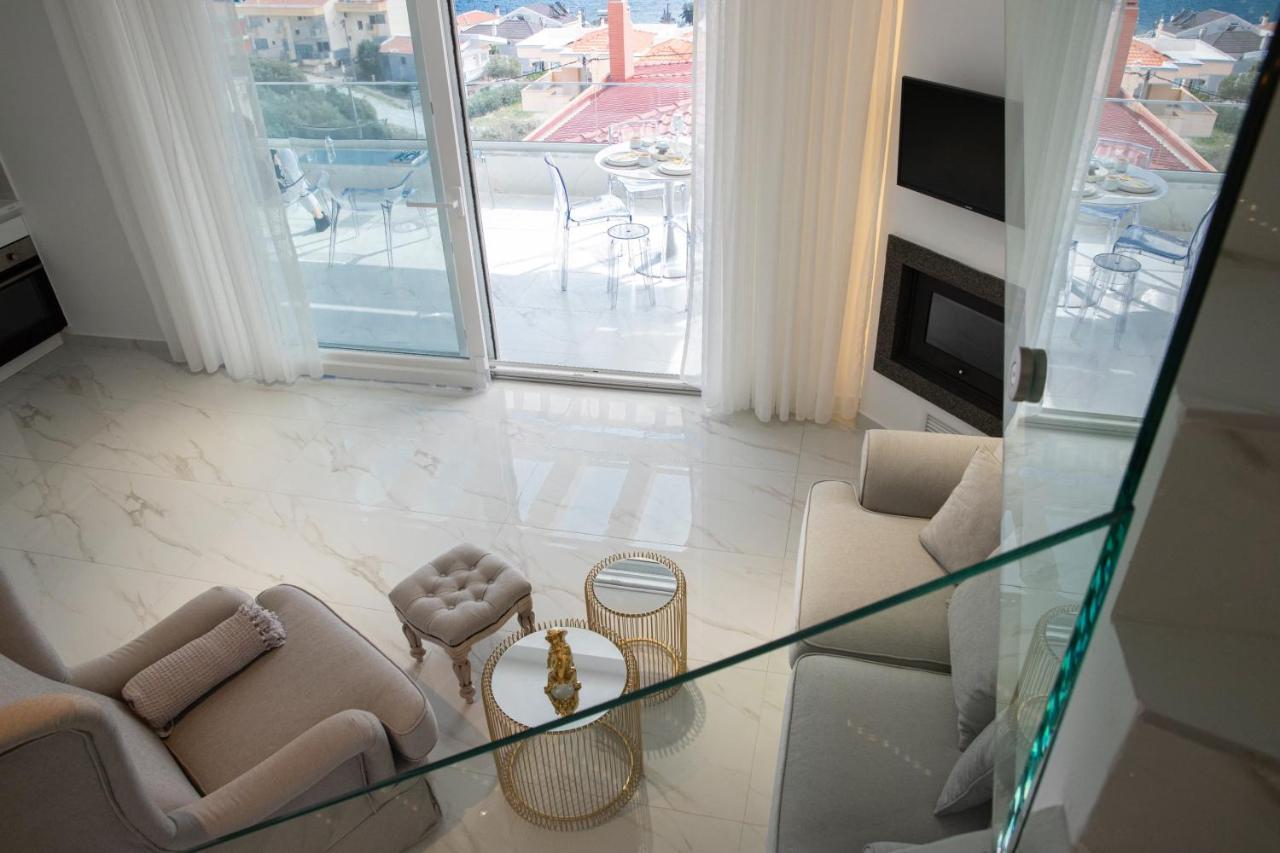 Dk Luxury Suite Néa Péramos Exteriör bild
