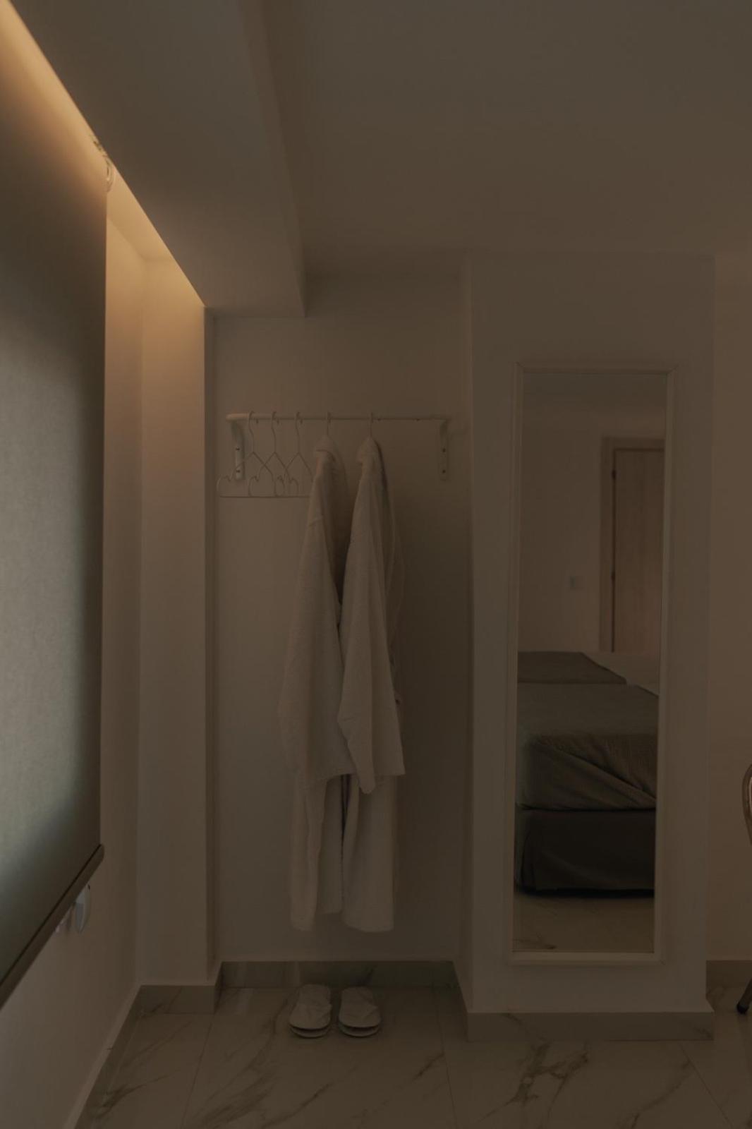 Dk Luxury Suite Néa Péramos Exteriör bild