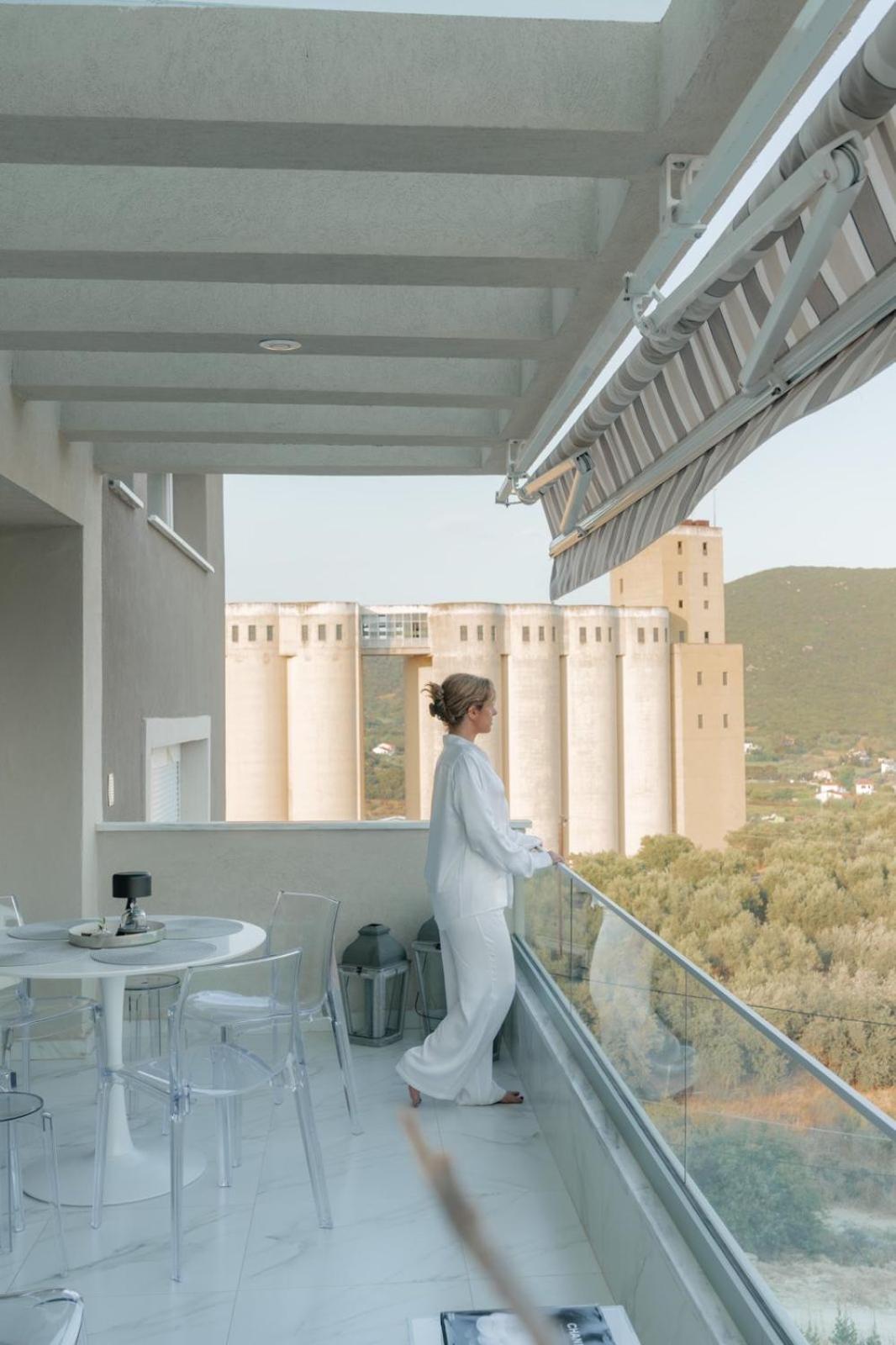 Dk Luxury Suite Néa Péramos Exteriör bild