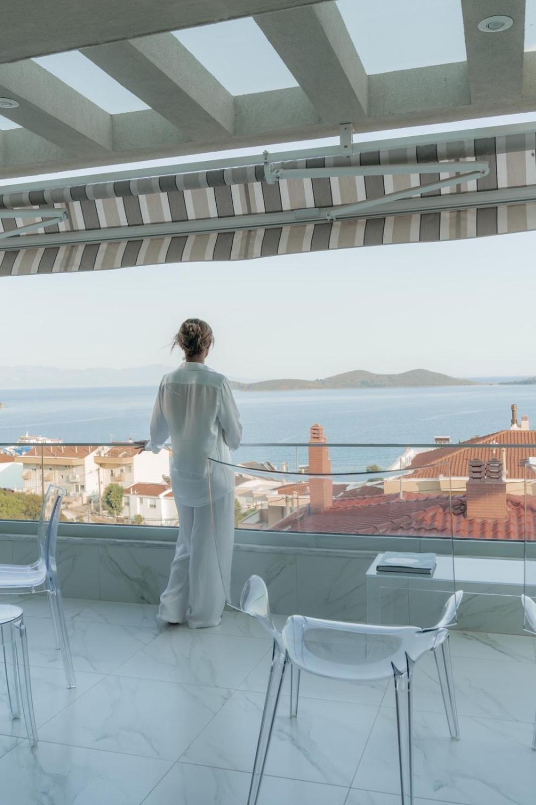 Dk Luxury Suite Néa Péramos Exteriör bild