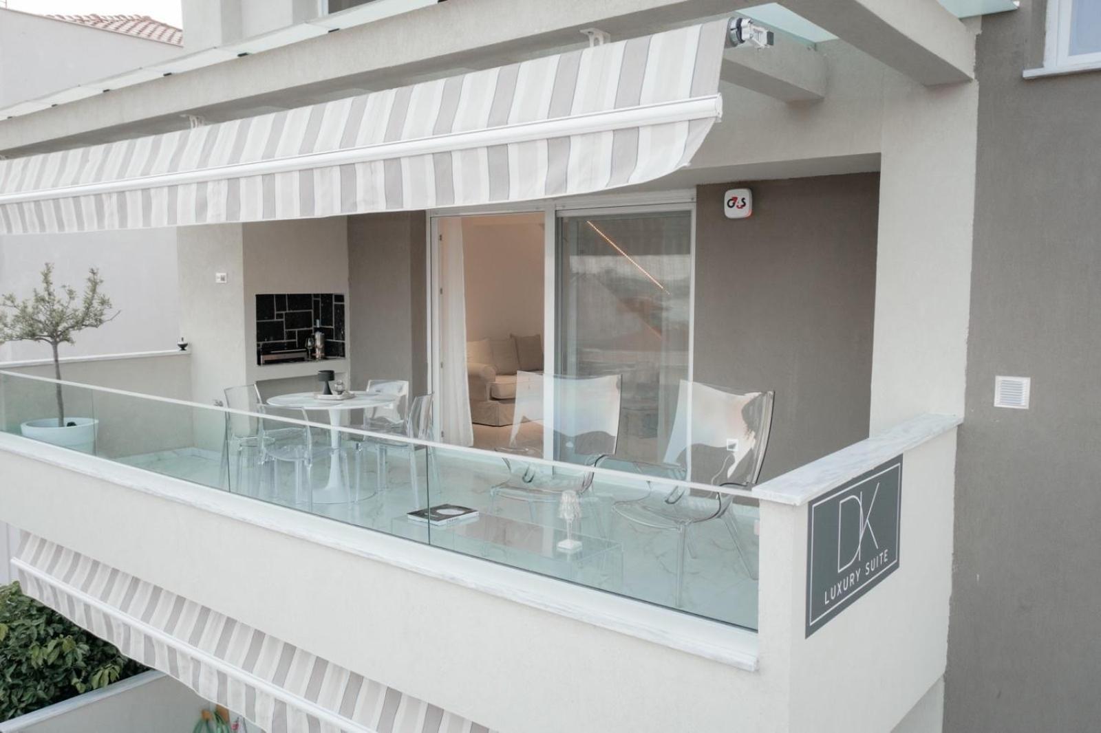 Dk Luxury Suite Néa Péramos Exteriör bild